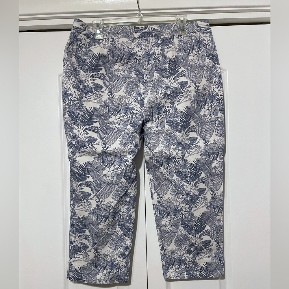Tribal Pull-On Capris White Blue Palm Leaves Sz 14 - Picture 2 of 10